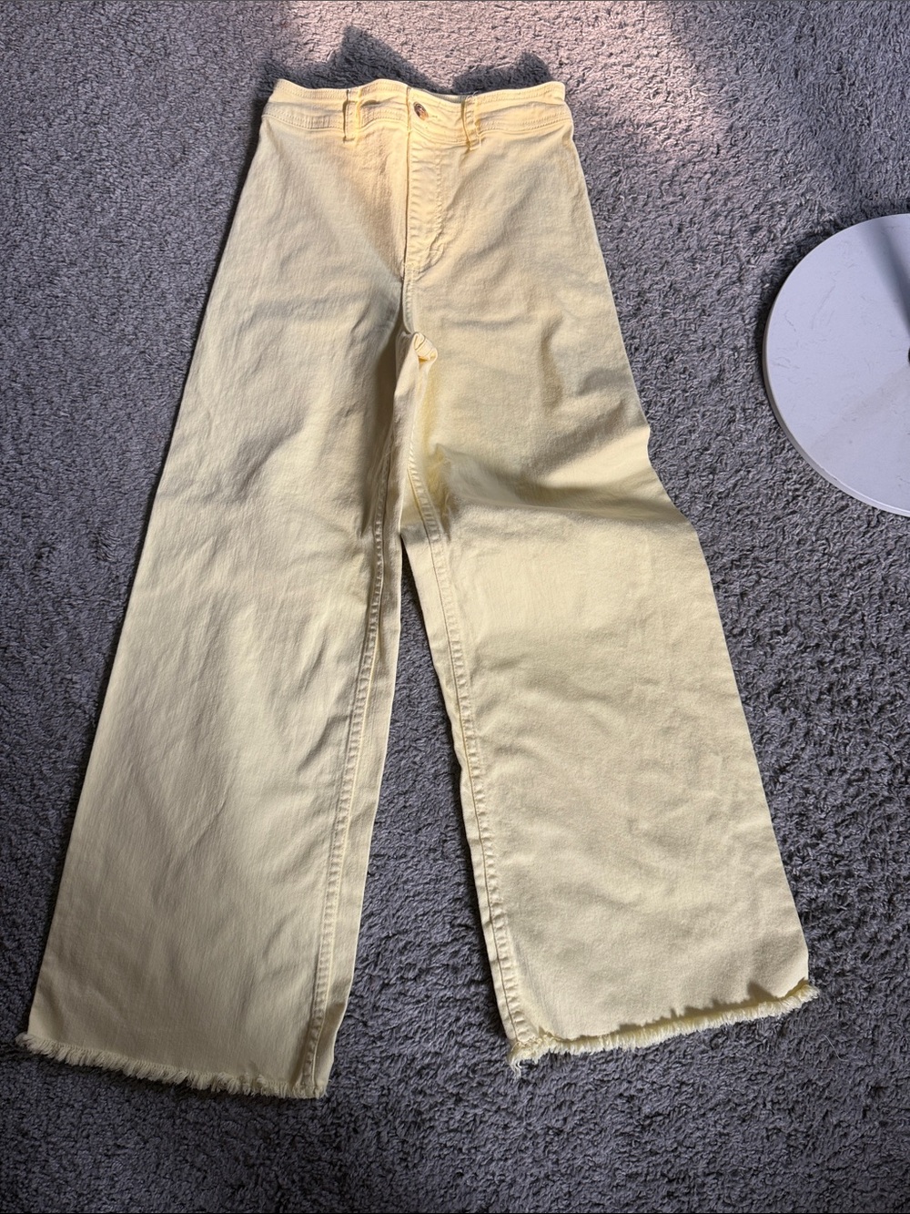 Billabong free fall High-Rise Wide-Leg Jeans in Pale Yellow 26 raw hem - Picture 3 of 8